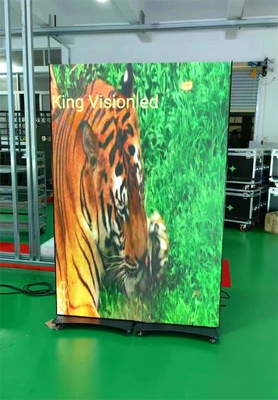 주도하는 포스터 디스플레이 화면을 광고하는 P2.5 디지털 표시 실내 주도하는 반사경 플로어 스탠딩